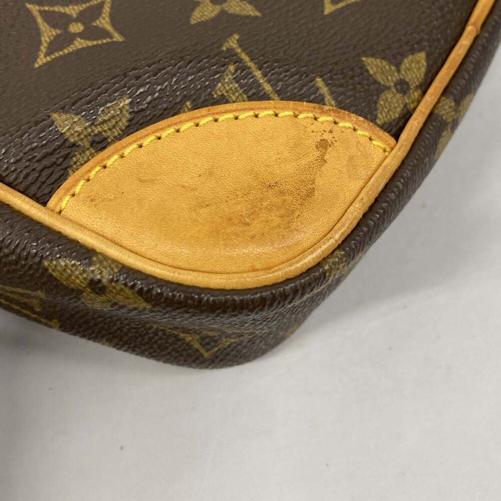 LOUIS VUITTON Brown Monogram Shoulder Bag - Picture 7 of 10